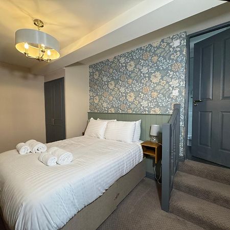 The Cross Scythes Hotel Sheffield Bagian luar foto