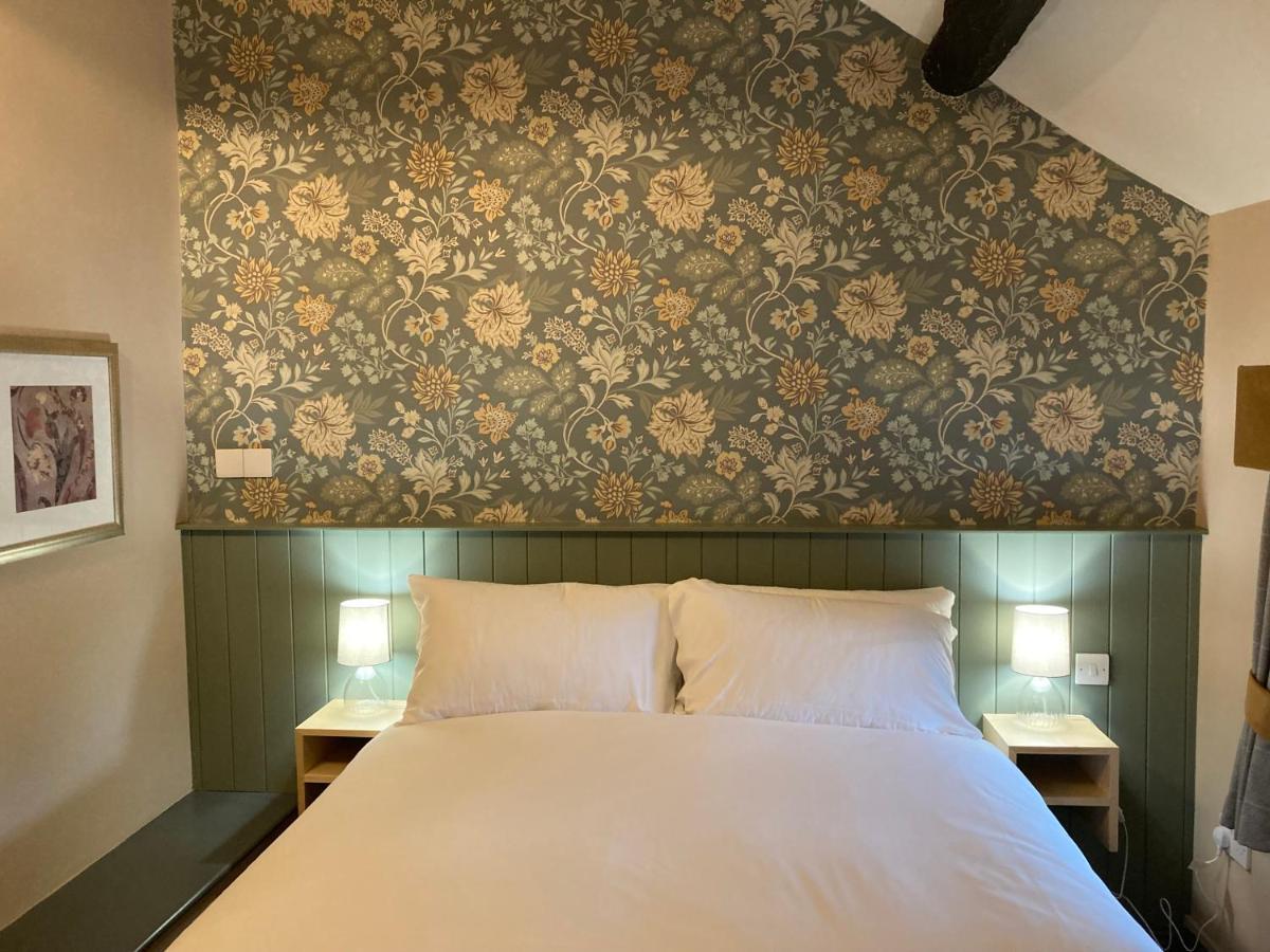The Cross Scythes Hotel Sheffield Bagian luar foto